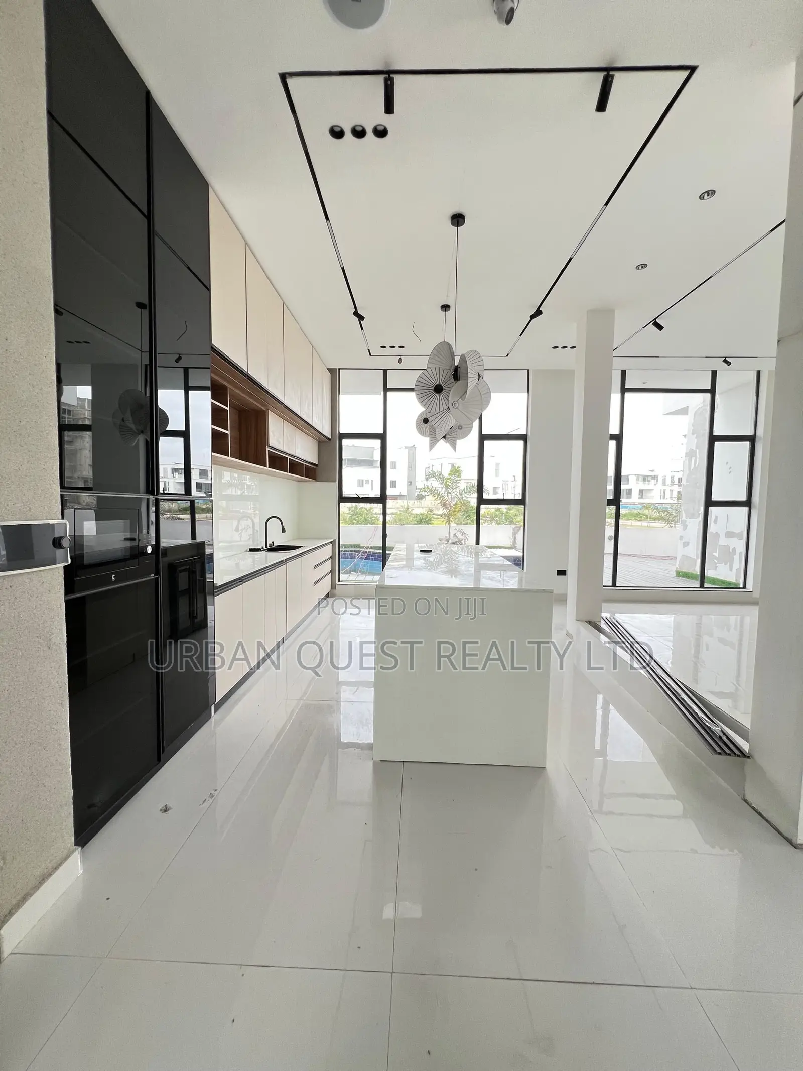6bdrm Duplex in Osapa london for sale in Osapa london