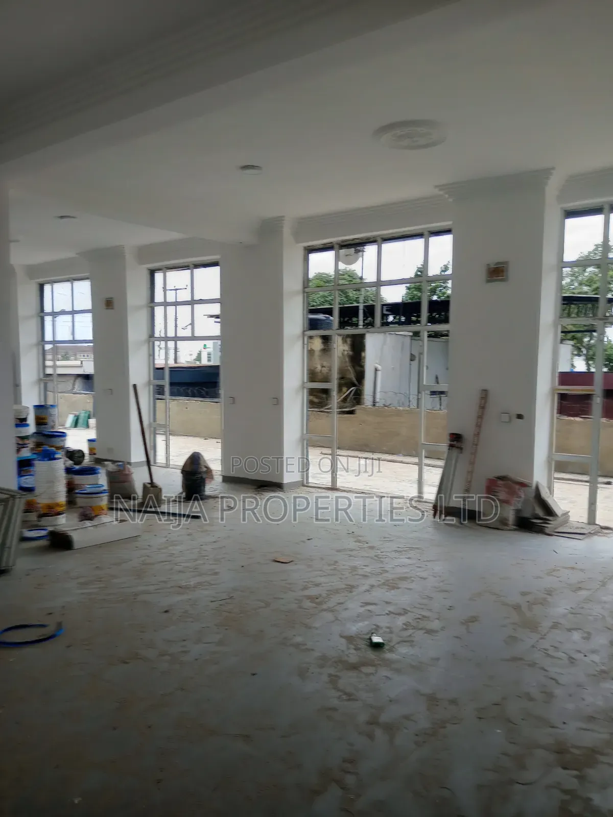 Open Plan Space of 130sqm on the Express Way at Awoyaya for Lease in Awoyaya