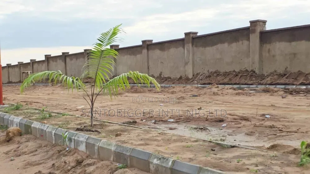 12 Units of 2 Bedroom Block of Flats in Burum