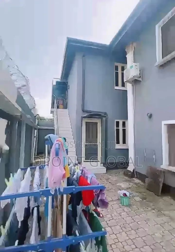 16bdrm Block of Flats in Shasha for sale in Shasha