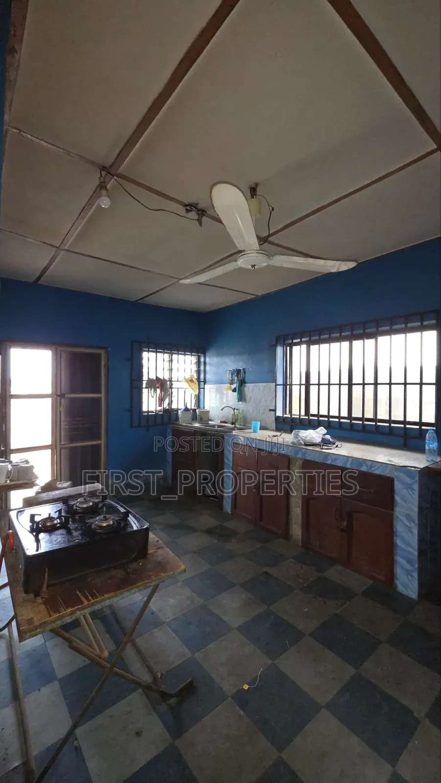 6bdrm Bungalow in Owode Housing Estate, Ibadan for sale in Ibadan