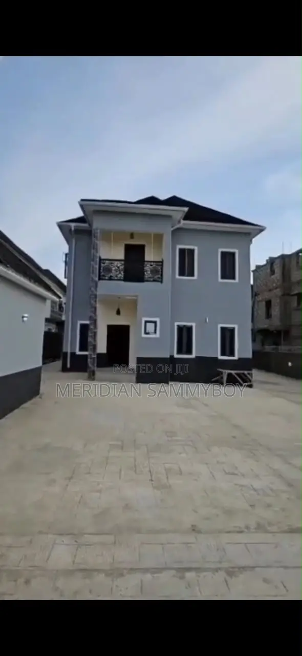 4bdrm Duplex in Apo Resettlement for sale in Apo Resettlement