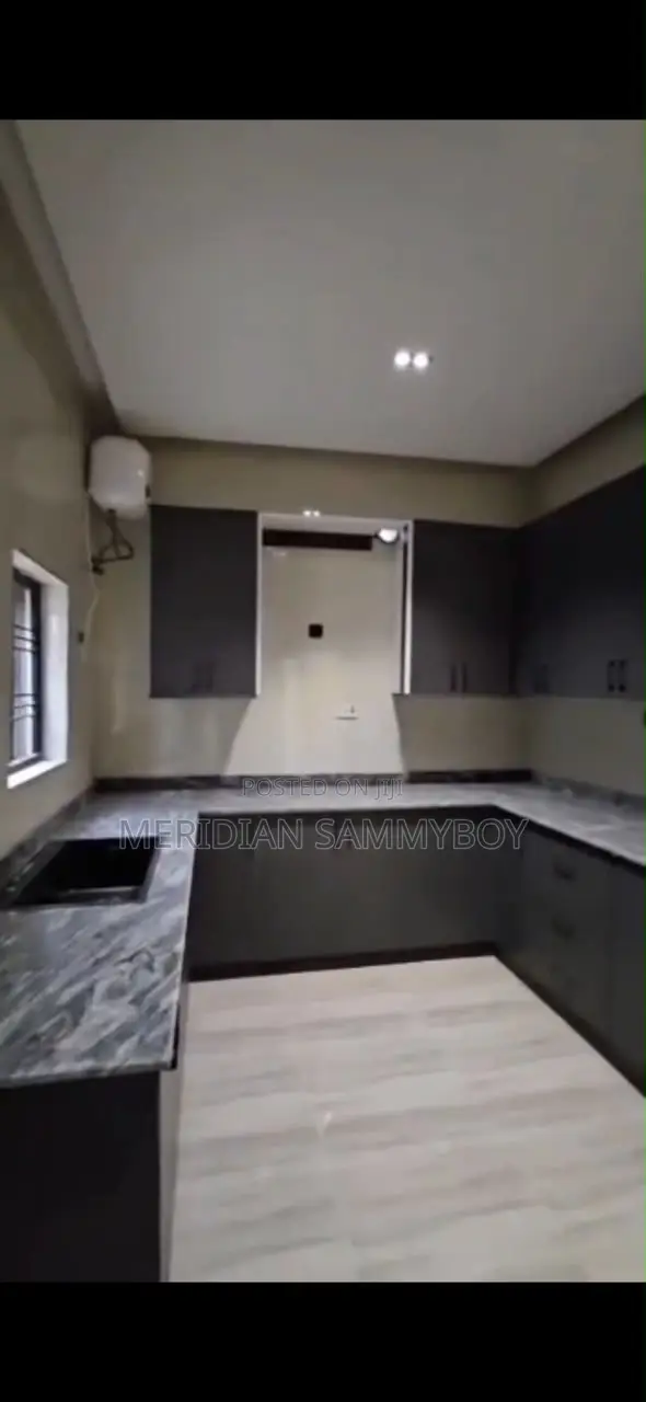4bdrm Duplex in Apo Resettlement for sale in Apo Resettlement