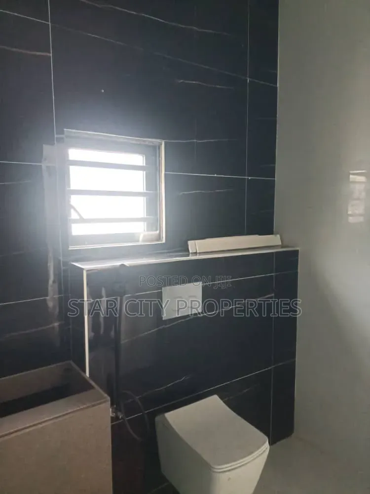 4bdrm Duplex in Opebi Lagos for sale in Opebi
