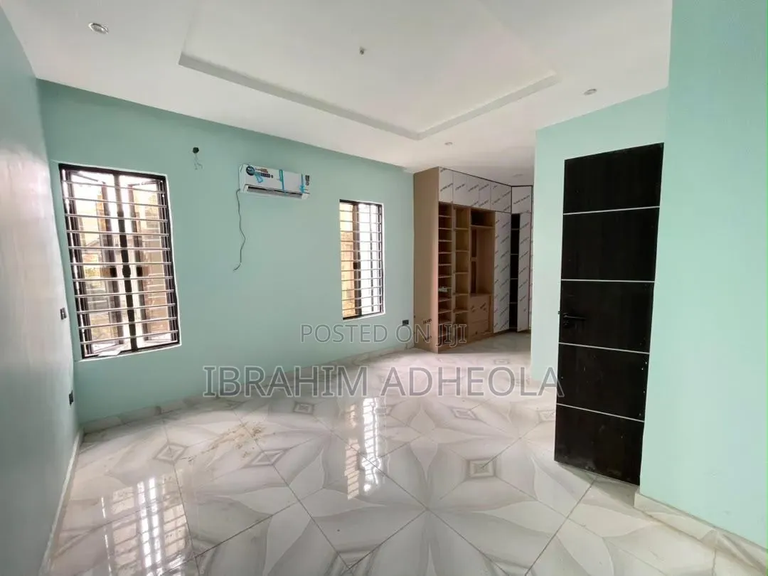 5bdrm Duplex in Millennium, Millenuim/UPS for rent in Millenuim/UPS