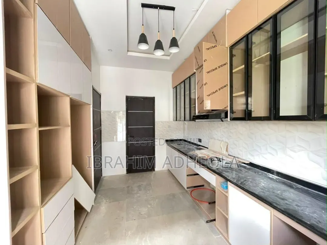 5bdrm Duplex in Millennium, Millenuim/UPS for rent in Millenuim/UPS