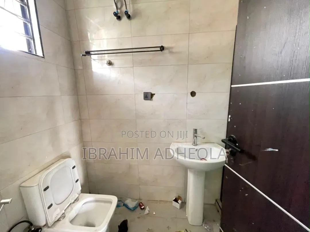 5bdrm Duplex in Millennium, Millenuim/UPS for rent in Millenuim/UPS