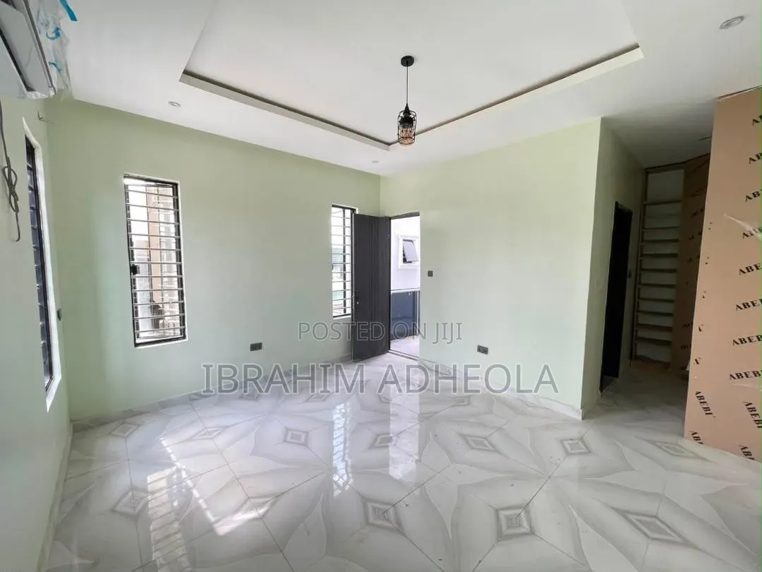 5bdrm Duplex in Millennium, Millenuim/UPS for rent in Millenuim/UPS