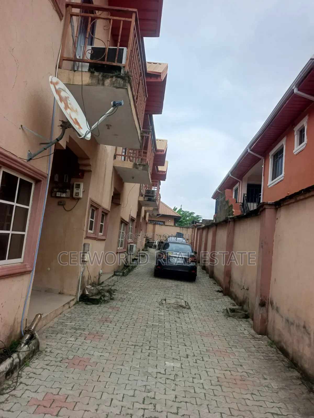3bdrm Duplex in Oluyole Main Estate for rent in Oluyole Estate