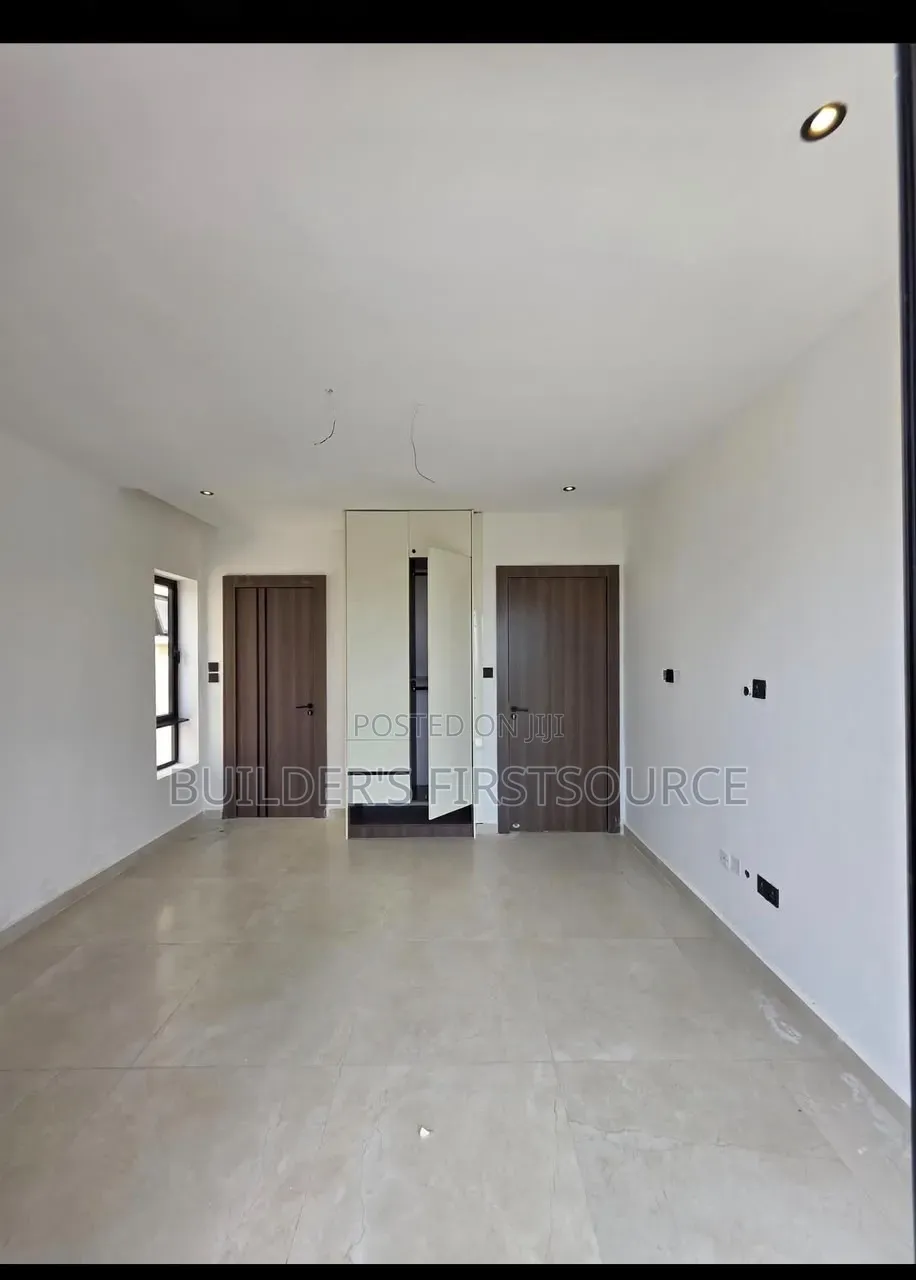 Furnished 5bdrm Duplex in Osapa london for sale in Osapa london