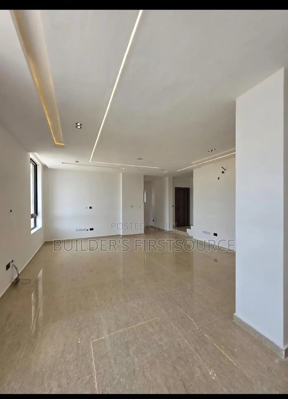 Furnished 5bdrm Duplex in Osapa london for sale in Osapa london