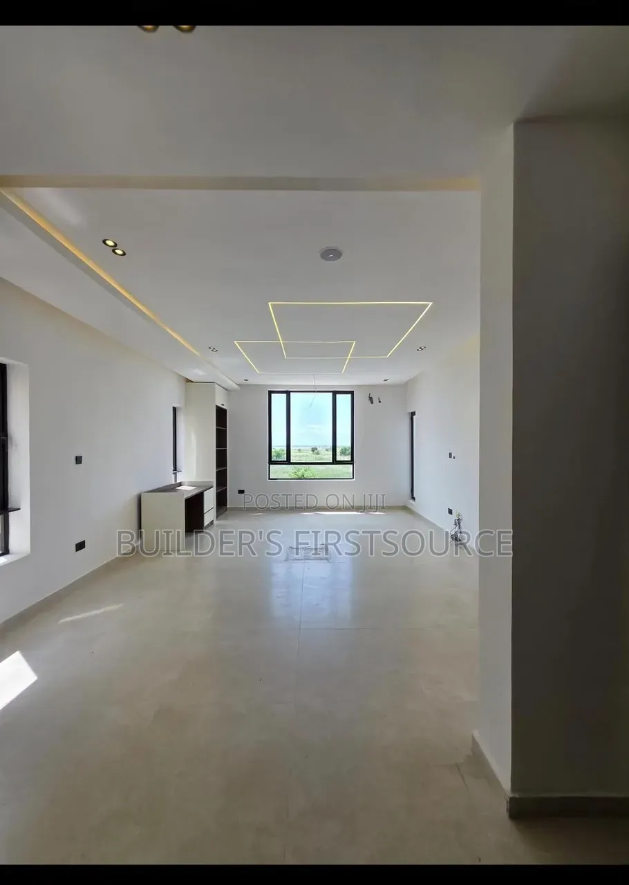 Furnished 5bdrm Duplex in Osapa london for sale in Osapa london