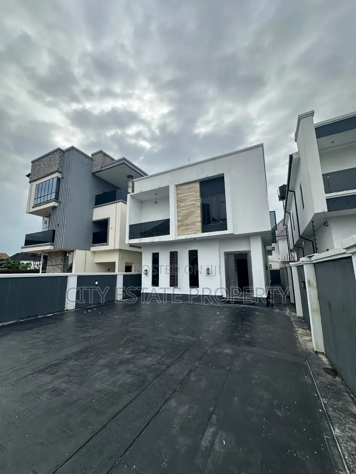4bdrm Duplex in Ruuodomaya for sale in Ruuodomaya