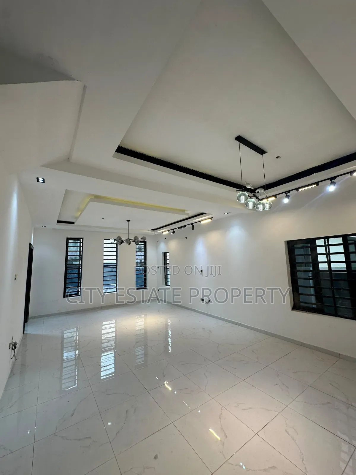 4bdrm Duplex in Ruuodomaya for sale in Ruuodomaya