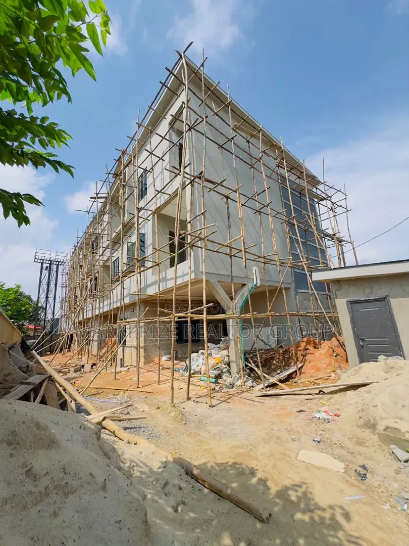 4bdrm Duplex in Ojodu Berger Lagos for sale in Berger