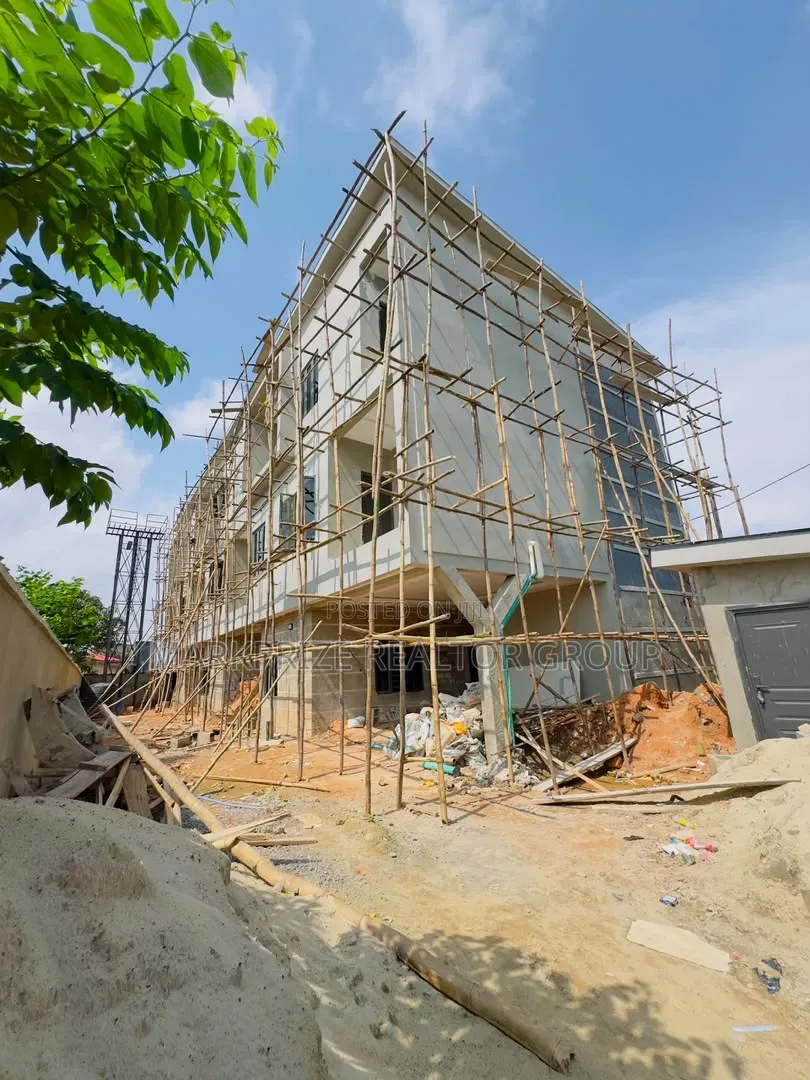 4bdrm Duplex in Ojodu Berger Lagos for sale in Berger
