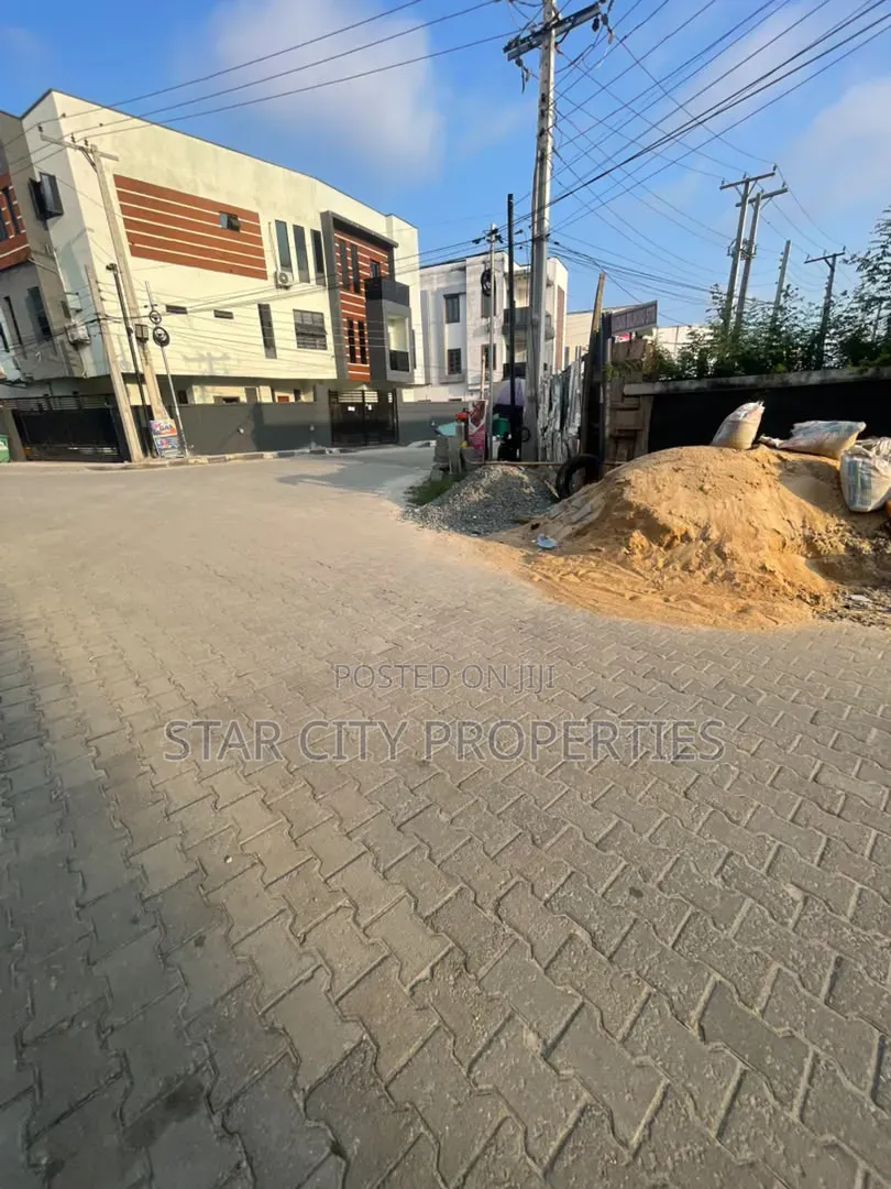 Land for Sale at Ologolo Land Size: 289.884 Square Meter. in Ologolo