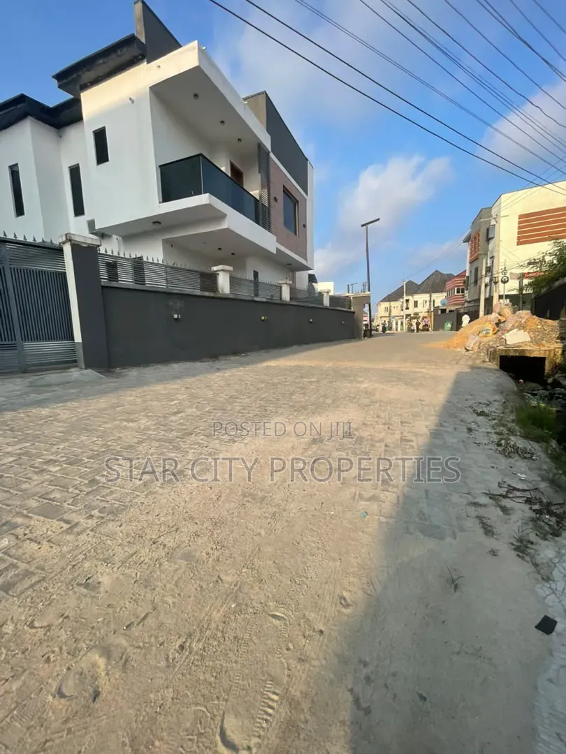 Land for Sale at Ologolo Land Size: 289.884 Square Meter. in Ologolo