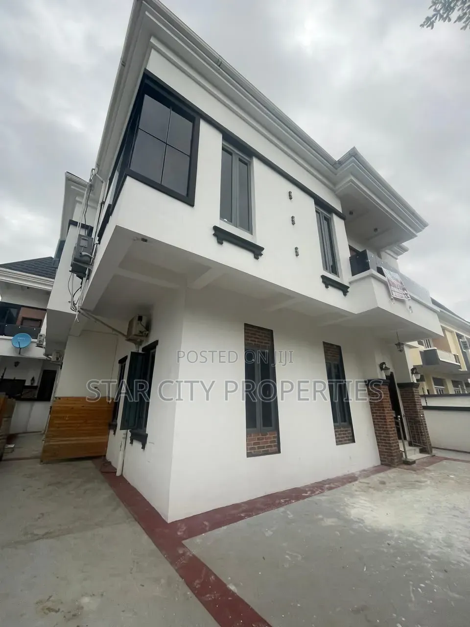 5bdrm Duplex in Tulip Heaven Chevron for rent in Chevron