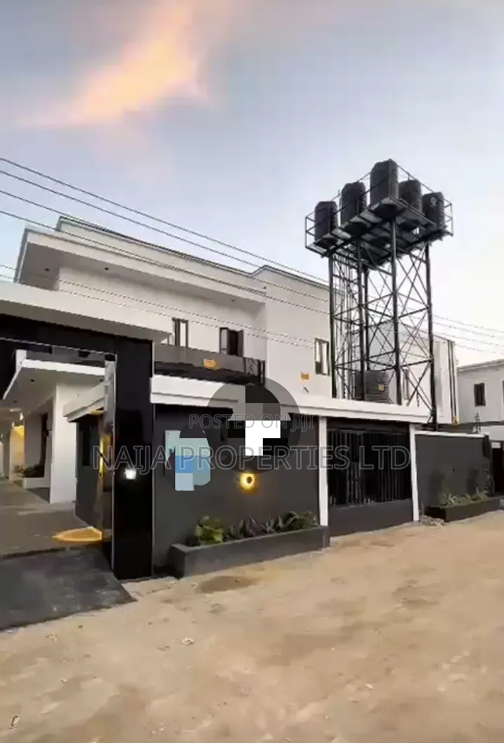 3bdrm Townhouse / Terrace in Ikota for rent in Ikota
