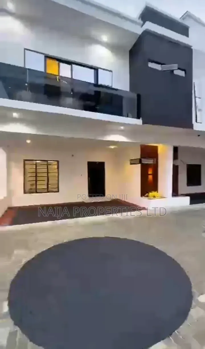 3bdrm Townhouse / Terrace in Ikota for rent in Ikota