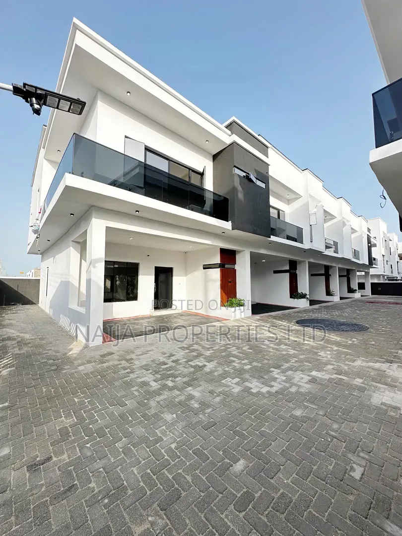 3bdrm Townhouse / Terrace in Ikota for rent in Ikota