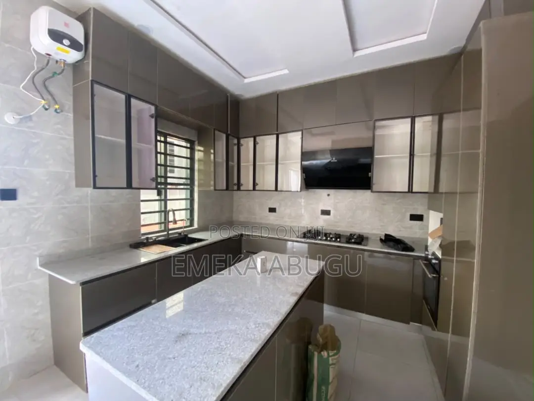 Furnished 4bdrm Duplex in Agodi for rent in Agodi