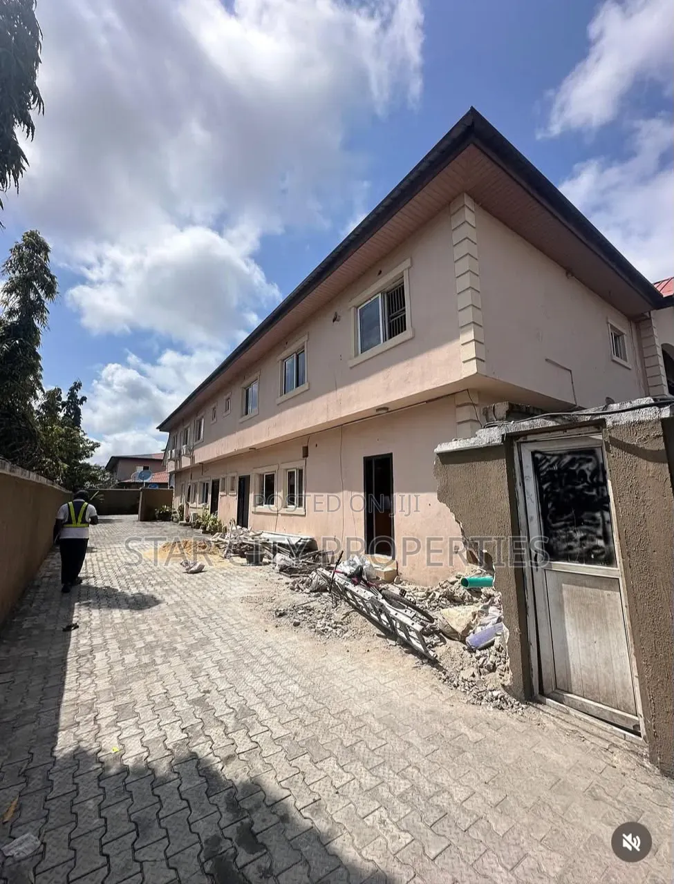 3bdrm Townhouse / Terrace in Lekki Phase 1 for rent in Lekki Phase 1