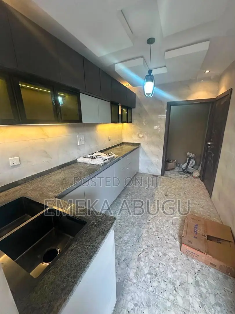 3bdrm Block of Flats in Okebadan Estate, Akobo for rent in Akobo