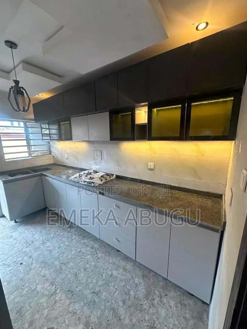 3bdrm Block of Flats in Okebadan Estate, Akobo for rent in Akobo