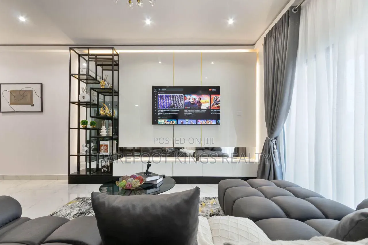 Luxury 2Bedroom Apartment With PS5 in Lekki Phase 1