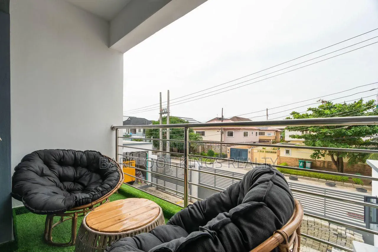 Luxury 2Bedroom Apartment With PS5 in Lekki Phase 1