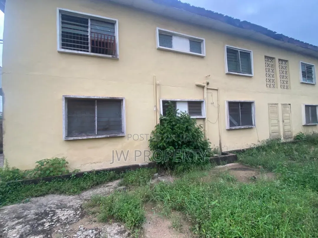 12bdrm Block of Flats in Adeyemi, Abeokuta South for sale in Abeokuta South