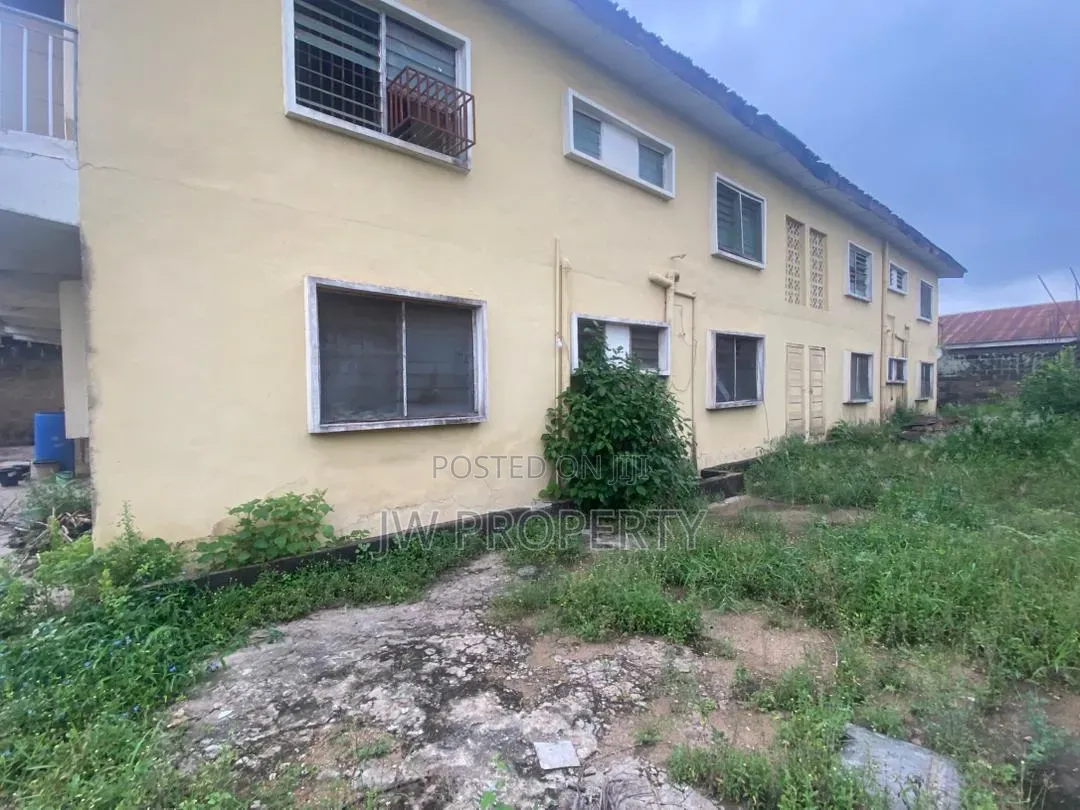 12bdrm Block of Flats in Adeyemi, Abeokuta South for sale in Abeokuta South