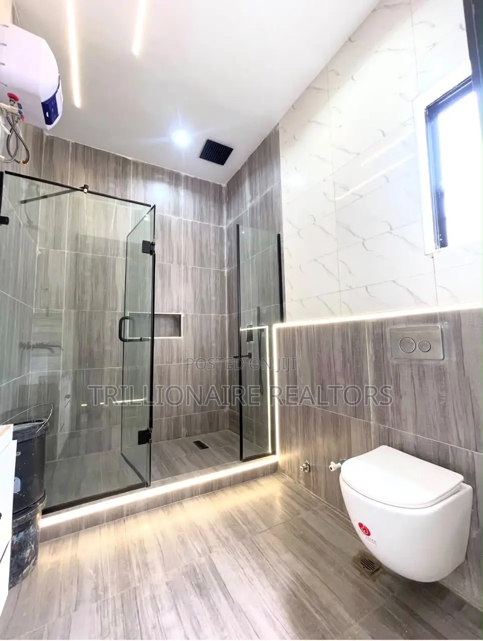 5bdrm Duplex in Ikota for sale in Ikota
