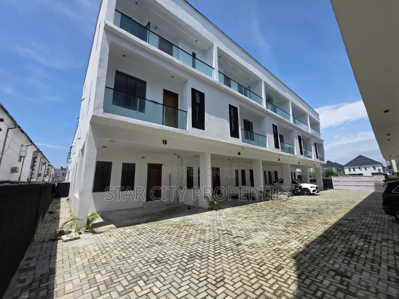 4bdrm Townhouse/Terrace in Royal Pine Estate for sale in Lekki Expressway