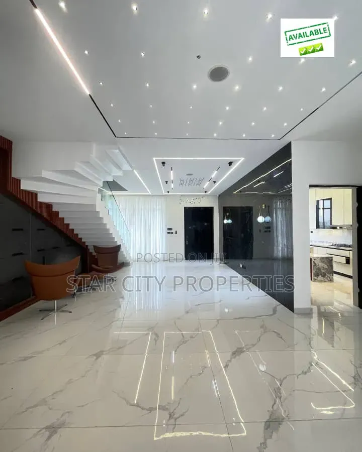 5bdrm Townhouse/Terrace in Freedom Way Lekki for sale in Lekki Phase 1