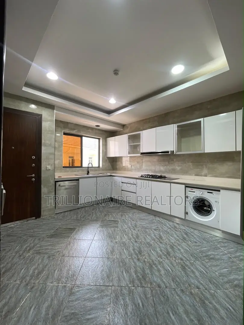 4bdrm Maisonette in Ikoyi Banana Island for rent in Banana Island