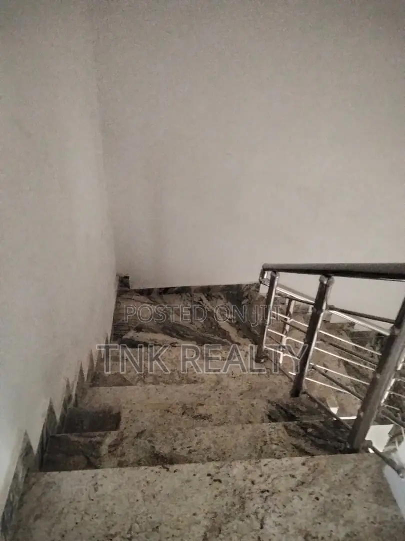 Furnished 4bdrm Townhouse / Terrace in Mabushi for rent in Mabushi
