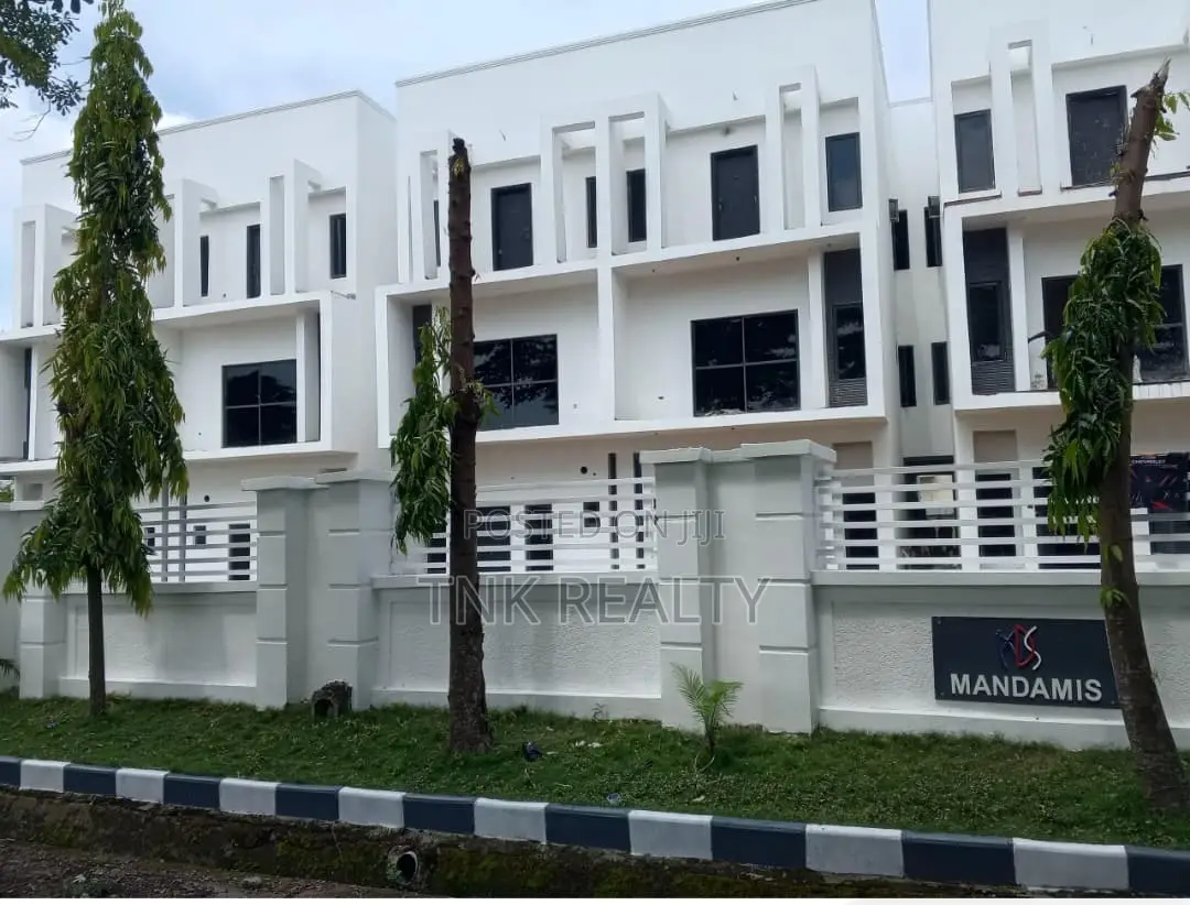 Furnished 4bdrm Townhouse / Terrace in Mabushi for rent in Mabushi