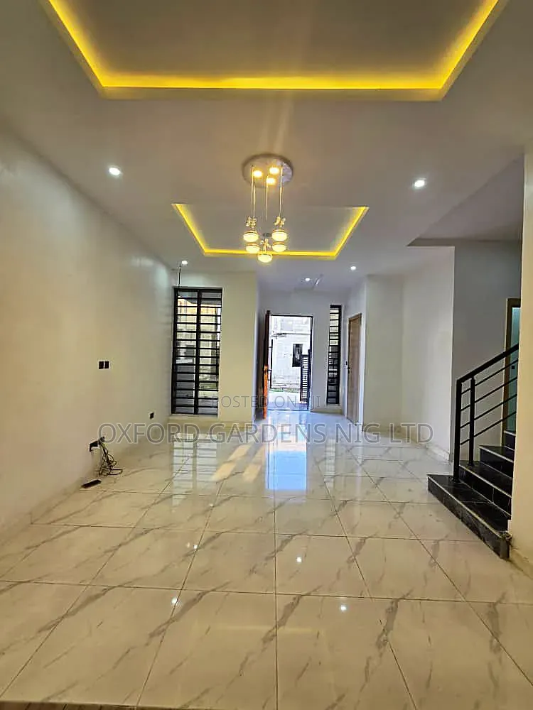 4bdrm Duplex in General Paint, Lekki Phase 2 for sale in Lekki Phase 2