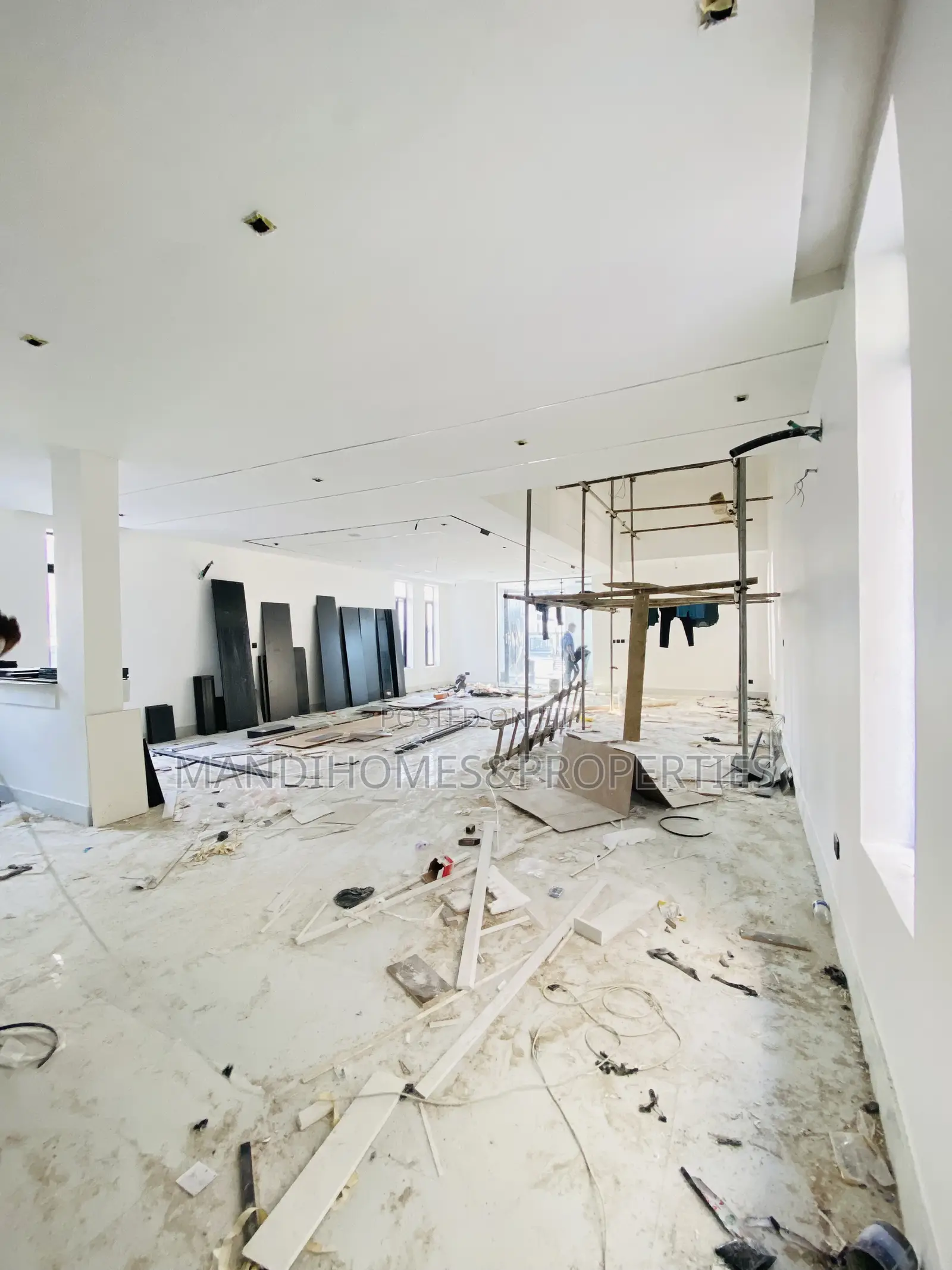 5bdrm Duplex in Royal Garden, Ajah for sale in Ajah