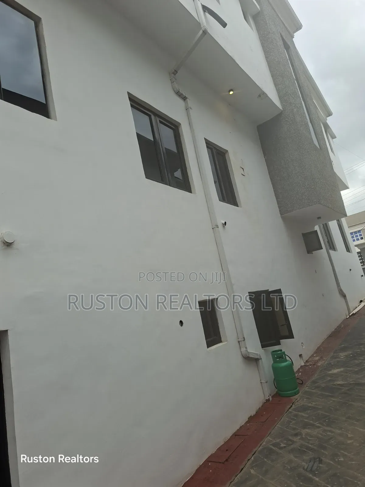 3bdrm Duplex in Akobo for rent in Akobo