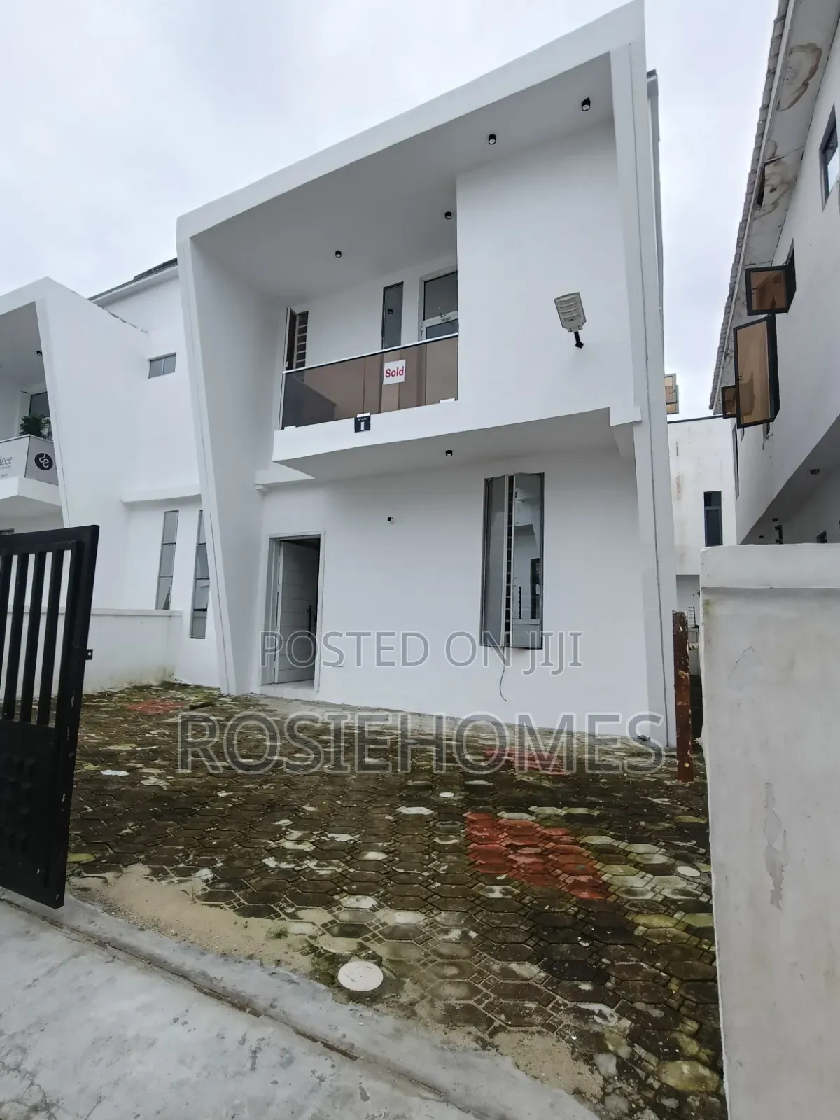 4bdrm Duplex in Ikota Gra for rent in Ikota