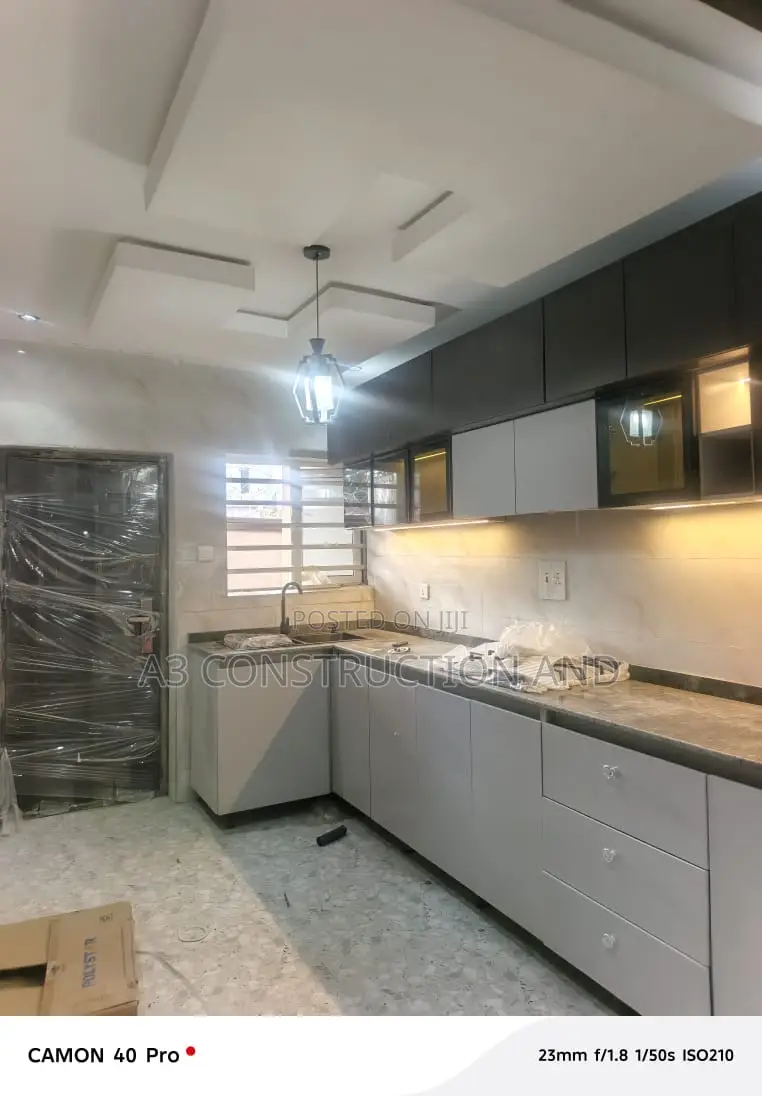 3bdrm Block of Flats in Okebadan Estate for rent in Akobo