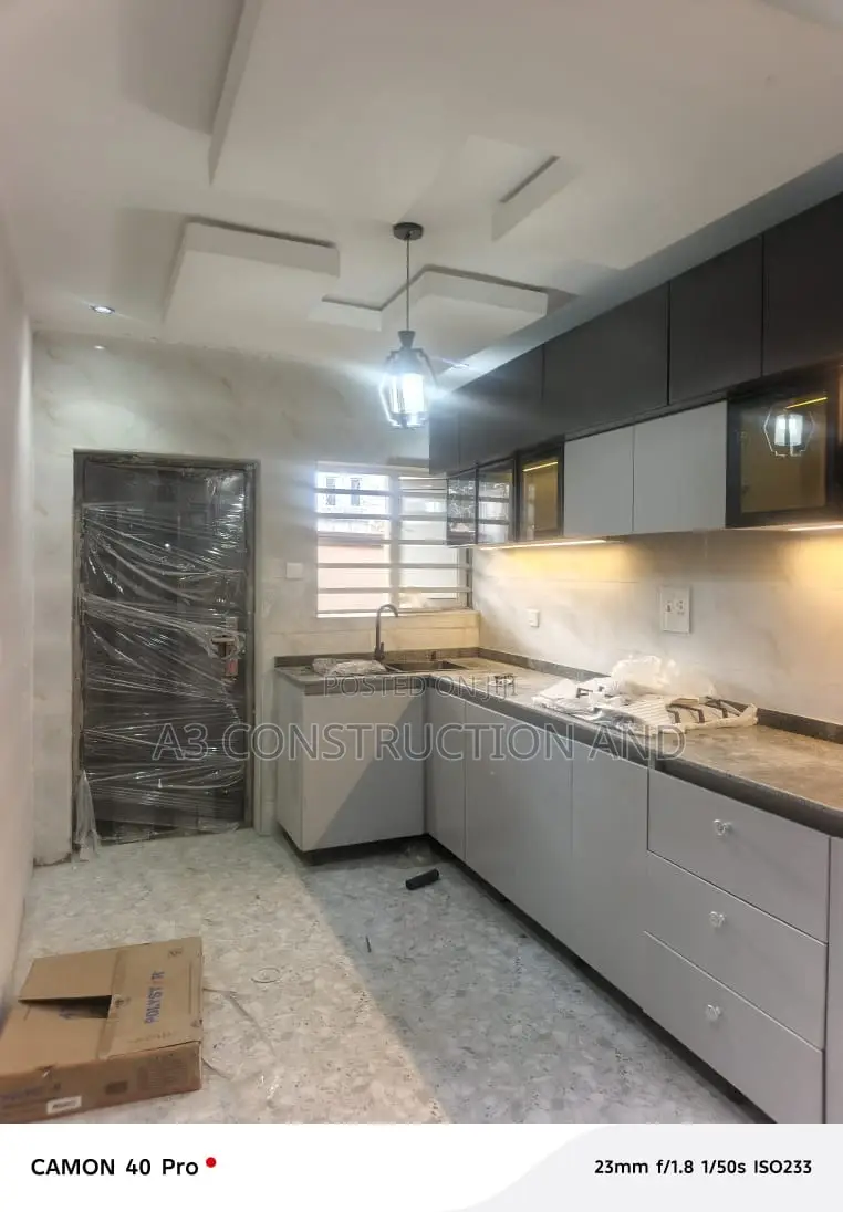 3bdrm Block of Flats in Okebadan Estate for rent in Akobo