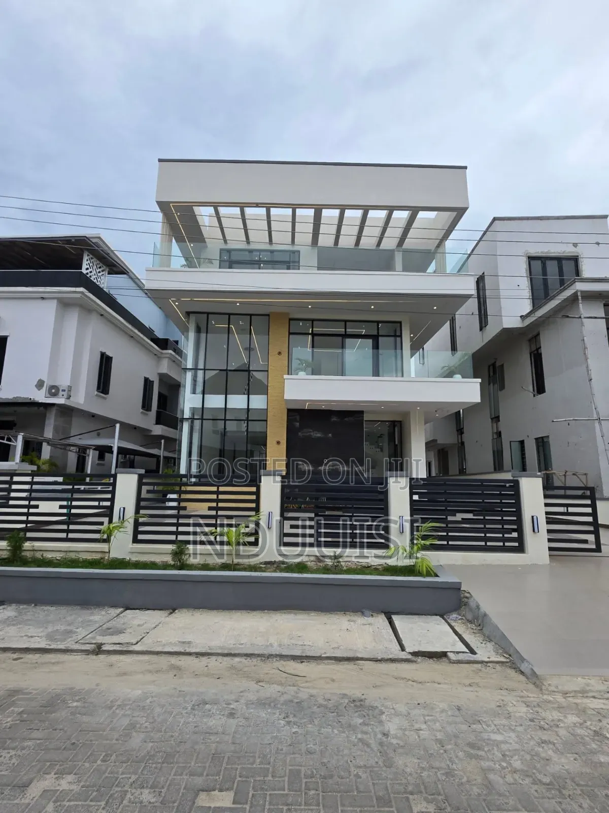 5bdrm Duplex in Megamond Estate, Ikota for sale in Ikota
