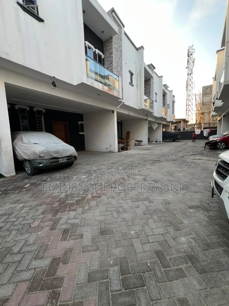 4bdrm Duplex in Ikota for rent in Ikota