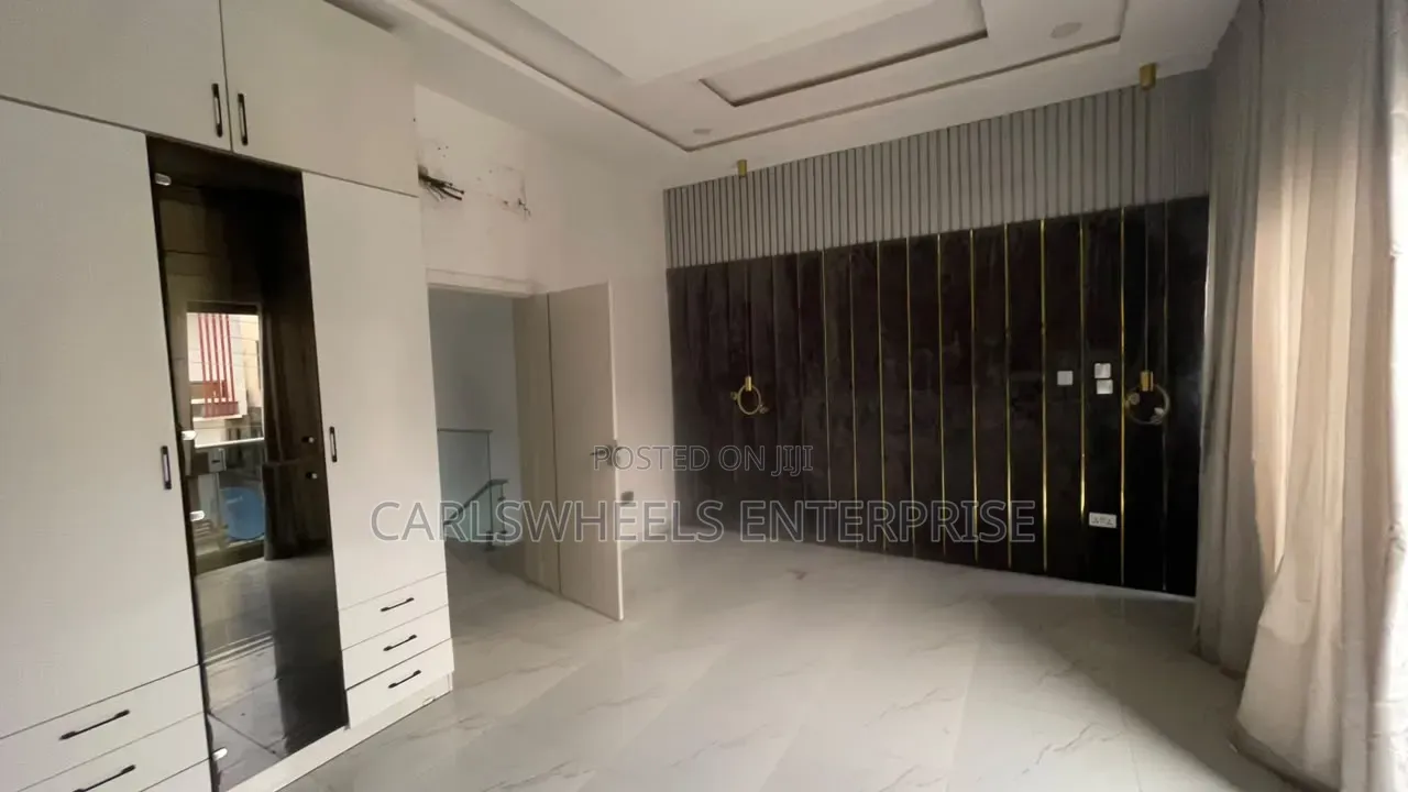 5bdrm Duplex in Olokonla for sale in Olokonla