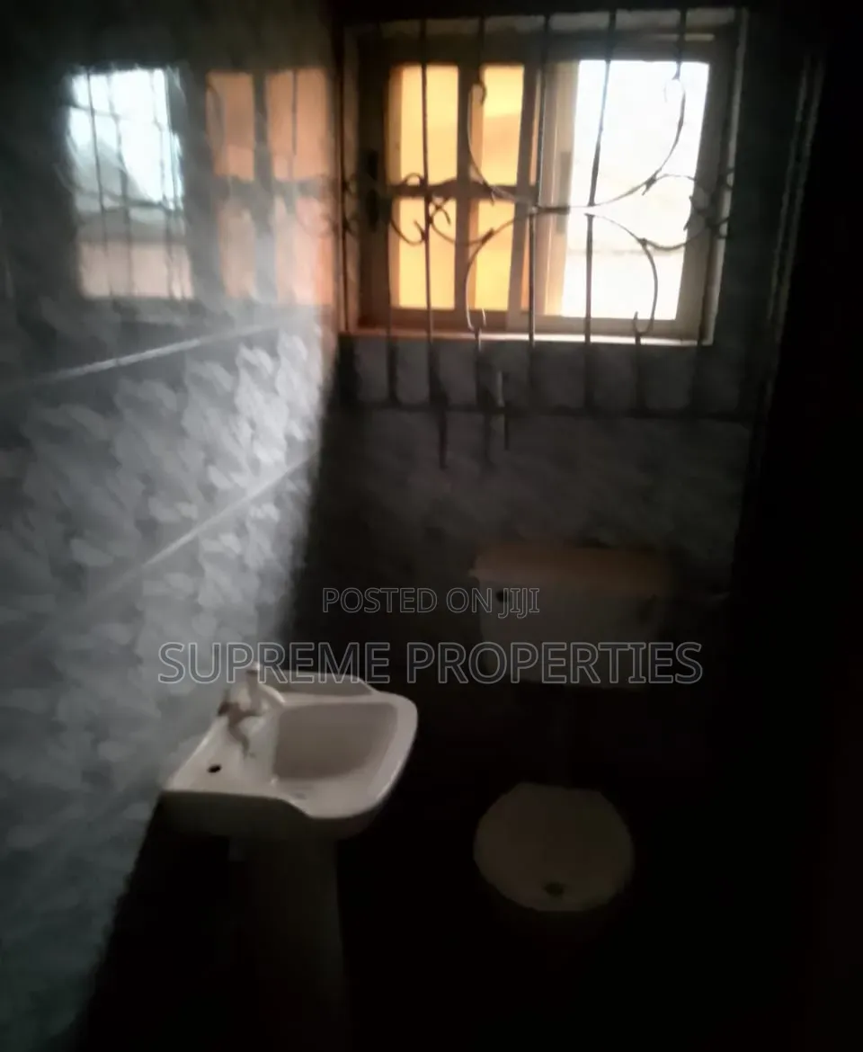 2bdrm Block of Flats in Elewuro Estate, Ibadan for rent in Ibadan